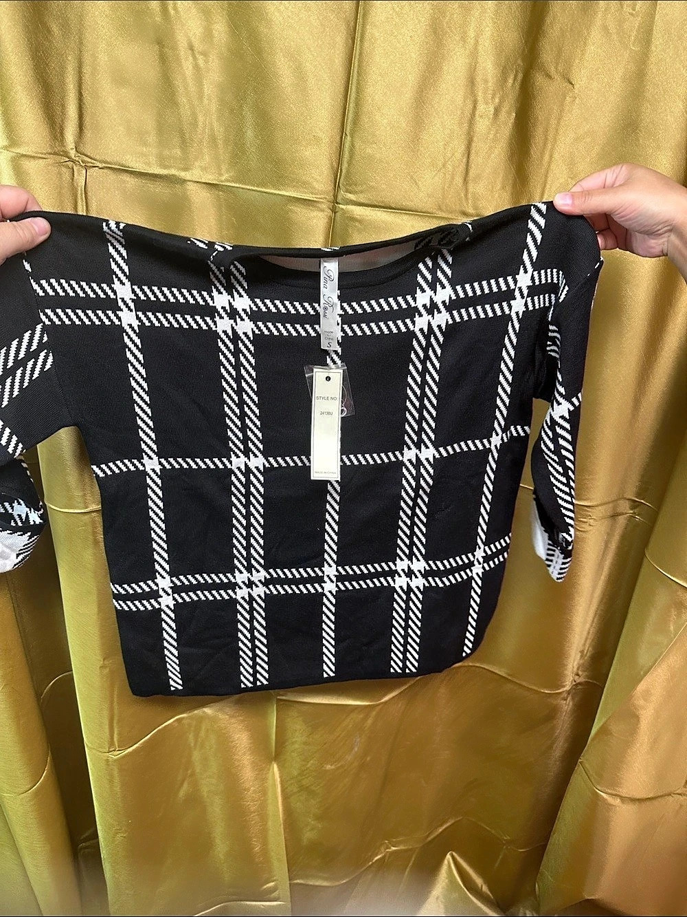 Cina Rose Plaid Crew Neck Sweater Black & White Size Small NWT